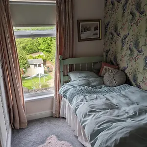 Bed & Breakfast 6 Trinity Grove Ella Street Hu5 3bb 