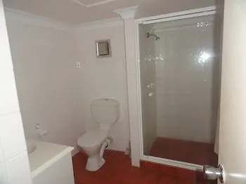 *** Hotel Lake Central Cairns Australia